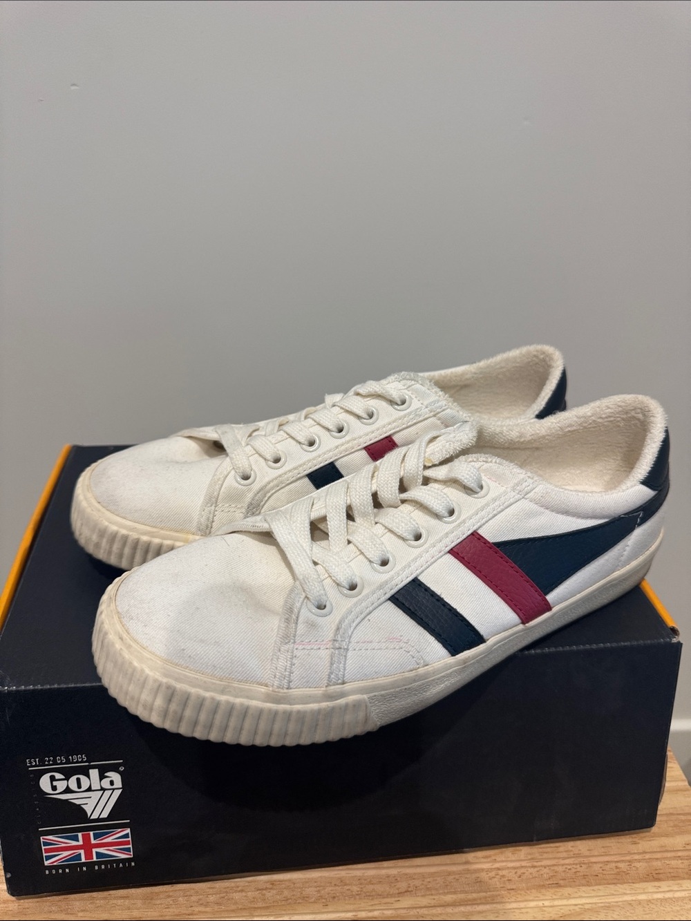 Gola Tennis Mark Cox  Canvas Sneakers with Navy and Red Accent Stripes size 9